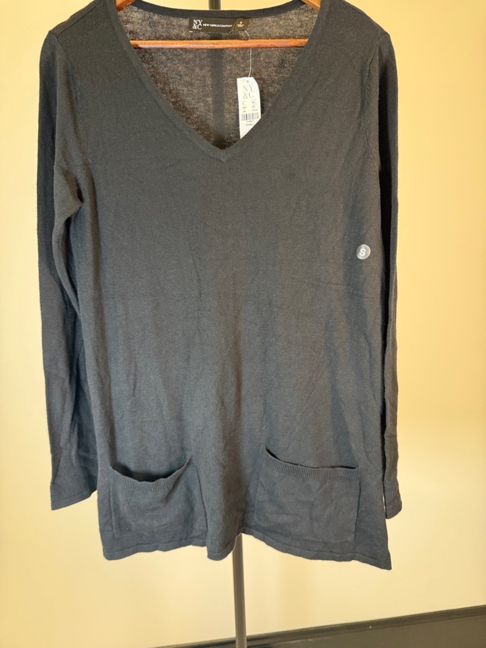 New York & Company Black V-Neck Tunic Sweater | Size S
